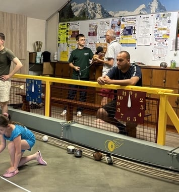 Initiation à la pratique de la boule de Fort pour les scolaires