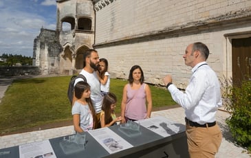 Présentation des deux monuments de la Cité royale de Loches