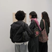 Visite sensorielle et narrative des œuvres d'art contemporain