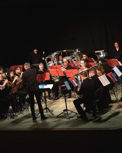 AToursDeBrass