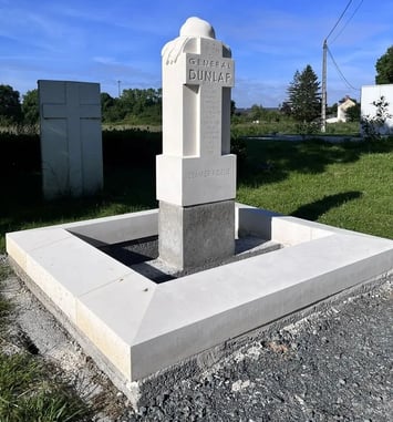 Découverte de la Borne Sacrée