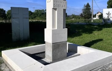 Découverte de la Borne Sacrée