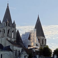 Visite guidée « La Collégiale Saint-Ours et ses restaurations : récit depuis le Moyen-Âge jusqu'en 2025 »