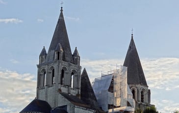Visite guidée « La Collégiale Saint-Ours et ses restaurations : récit depuis le Moyen-Âge jusqu'en 2025 »