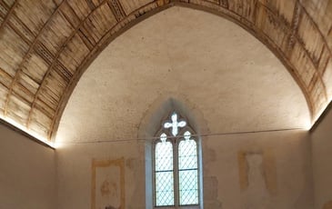 Chapelle de Tous-les-Saints et sa rare danse macabre